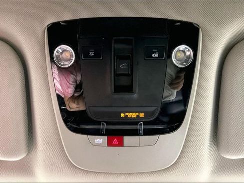 Used 2024 Kia Sorento S w/ Panoramic Sunroof Package AWD/4WD image 36