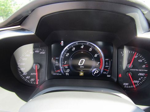 Used 2019 Chevrolet Corvette Stingray Convertible Z51 2LT RWD image 18