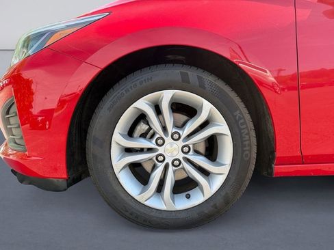 Used 2019 Chevrolet Cruze LT w/ LT Fleet Convenience Package FWD image 9
