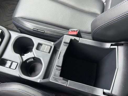 Used 2025 Subaru Forester Limited image 27