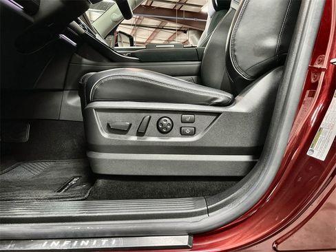 Used 2025 INFINITI QX80 Sensory image 13
