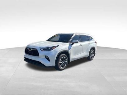 Used 2021 Toyota Highlander XLE