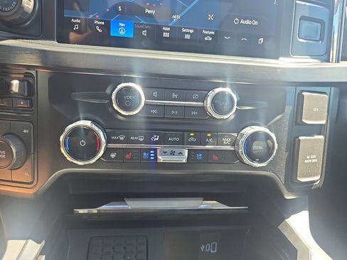 Used 2024 Ford F250 Lariat w/ Lariat Ultimate Package AWD/4WD image 24