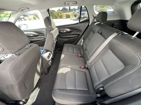 Used 2024 GMC Terrain SLE image 28