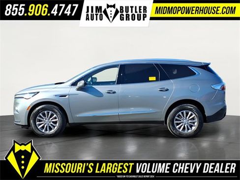 Used 2024 Buick Enclave Premium image 2
