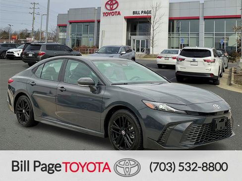 Certified 2025 Toyota Camry SE image 1