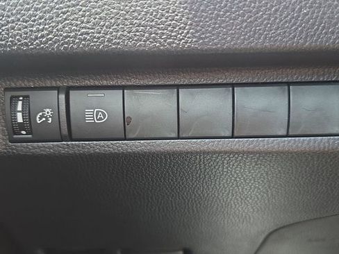 Used 2025 Toyota RAV4 XLE w/ Convenience Package FWD image 27