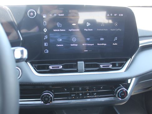 New 2027 Chevrolet Equinox LT w/ Safety and Technology Package AWD/4WD image 12