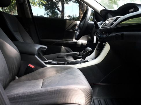 Used 2016 Honda Accord LX image 30