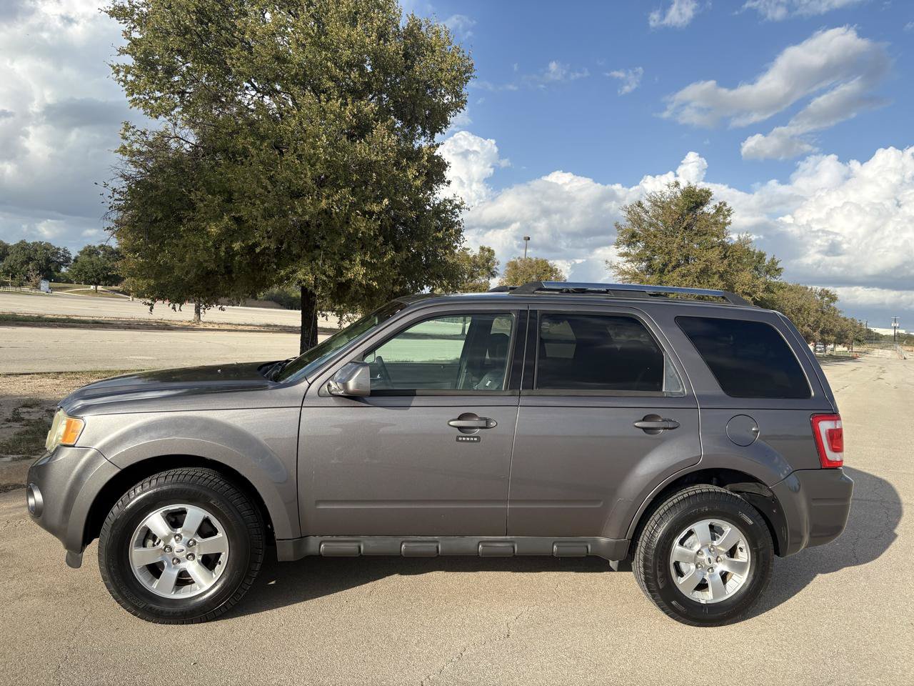 Used 2009 Ford Escape Limited FWD image 3