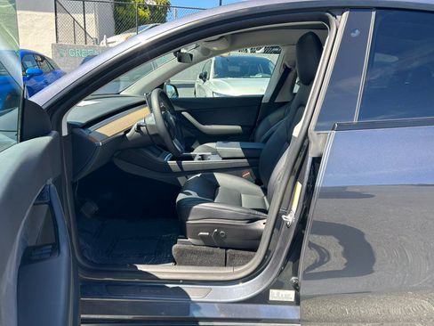 Used 2022 Tesla Model Y Long Range AWD/4WD image 11