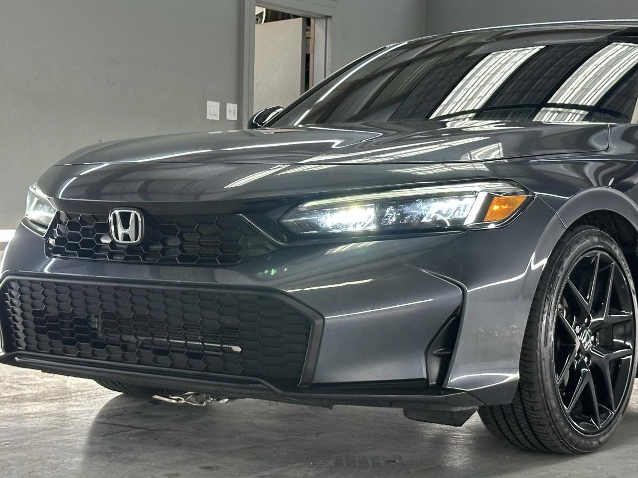 Used 2025 Honda Civic Sport image 3