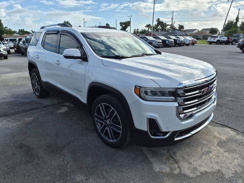 Used 2021 GMC Acadia SLT w/ Technology Package FWD image 3