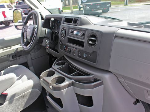 Used 2024 Ford E-450 and Econoline 450 Super Duty w/ Power Windows & Locks Group image 26