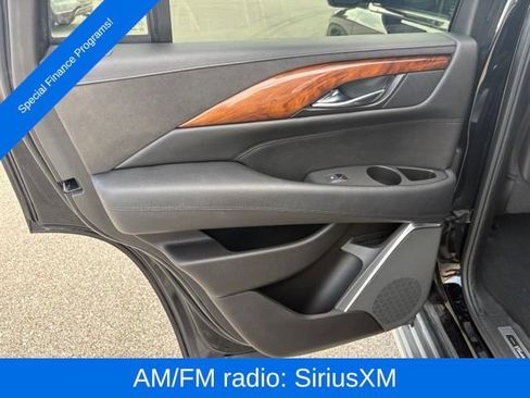 Used 2016 Cadillac Escalade Luxury AWD/4WD image 28