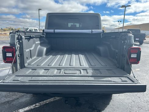 Used 2020 Jeep Gladiator Rubicon image 11