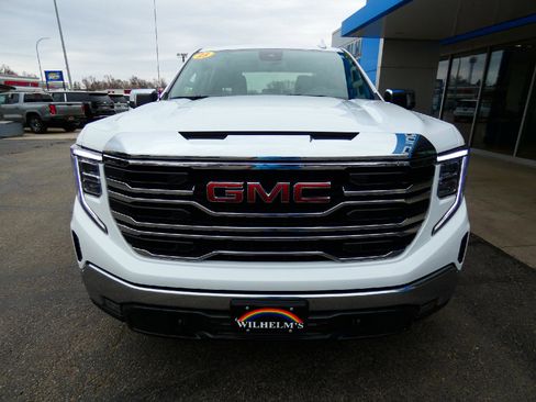 Used 2023 GMC Sierra 1500 SLT w/ SLT Convenience Package image 5