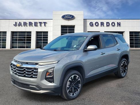 Used 2025 Chevrolet Equinox LT AWD/4WD image 2