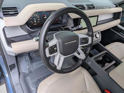 Used 2021 Land Rover Defender 110 SE AWD/4WD image 10