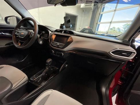 Used 2021 Chevrolet TrailBlazer LS image 26