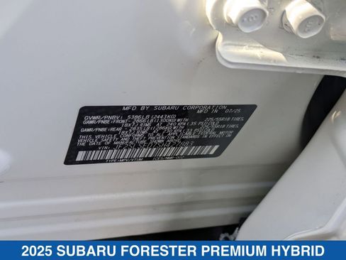 Used 2025 Subaru Forester Premium image 40