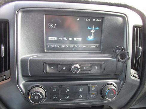 Used 2018 Chevrolet Silverado 1500 W/T w/ Trailering Package image 9