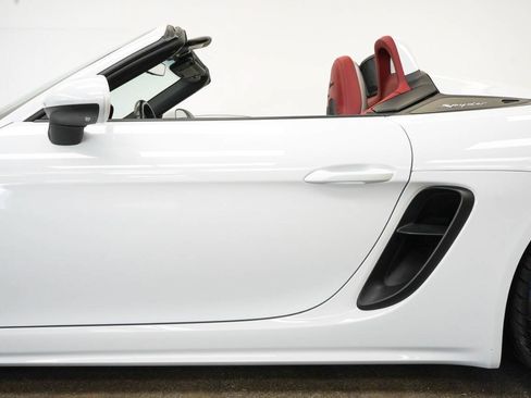 Used 2020 Porsche 718 Boxster Spyder RWD image 15