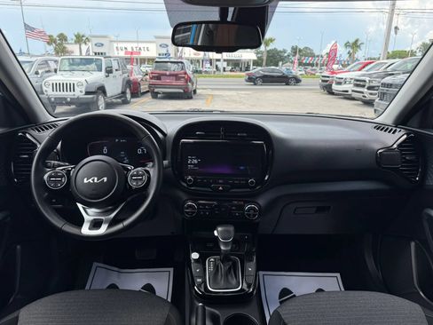 Used 2023 Kia Soul EX FWD image 10