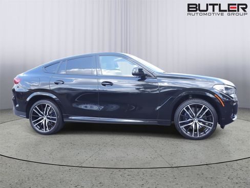 Used 2022 BMW X6 M50i AWD/4WD image 7
