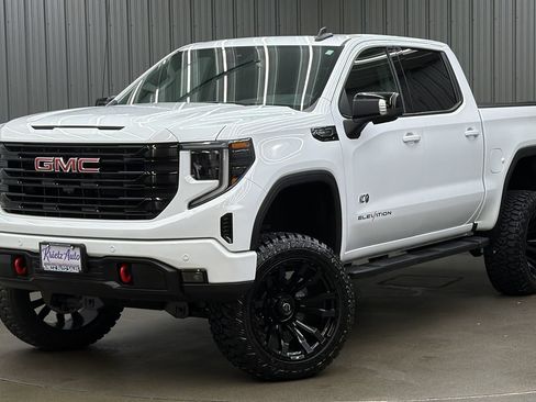 Used 2025 GMC Sierra 1500 Elevation w/ Elevation Premium Package AWD/4WD image 1