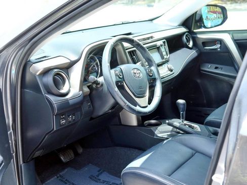 Used 2014 Toyota RAV4 Limited FWD image 18