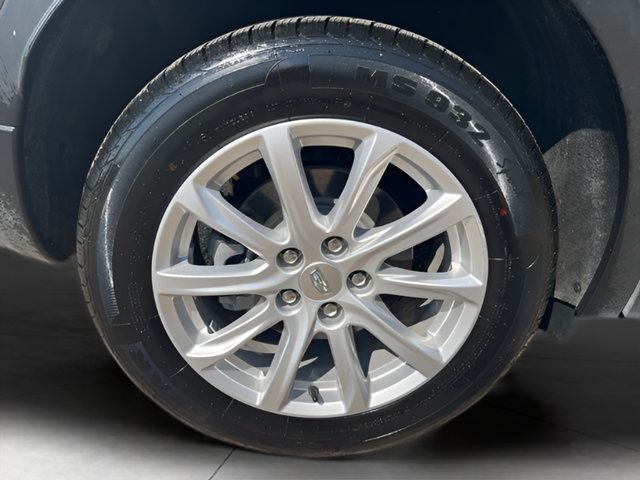 Used 2023 Cadillac XT4 Luxury w/ Cold Weather Package FWD image 11