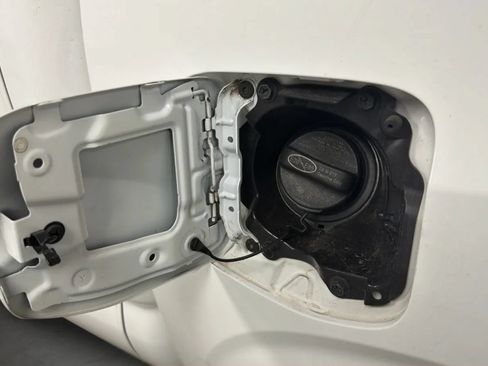 Used 2020 Toyota Tacoma SR5 RWD image 27