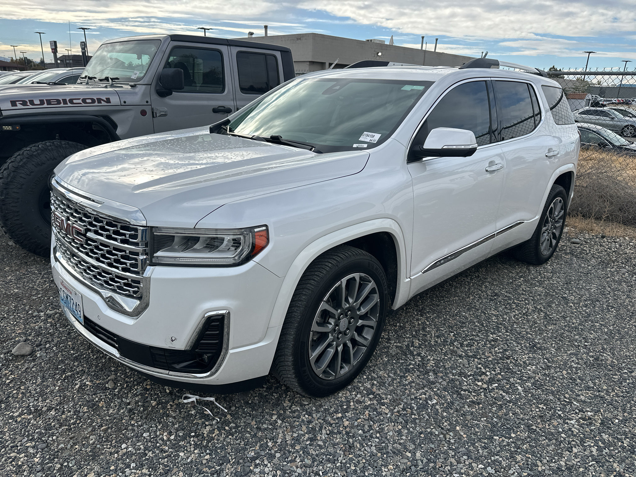 Used 2021 GMC Acadia Denali w/ Denali Ultimate Package AWD/4WD image 1