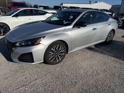 Used 2024 Nissan Altima 2.5 SV