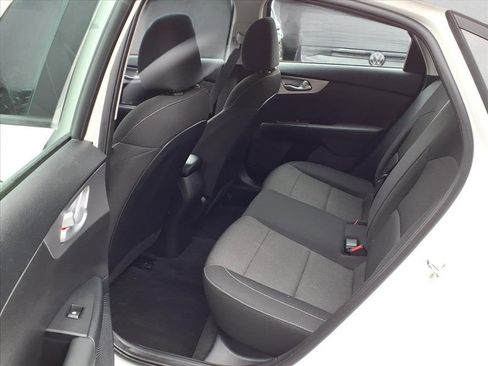 Used 2023 Kia Forte LXS w/ LXS Technology Package image 9