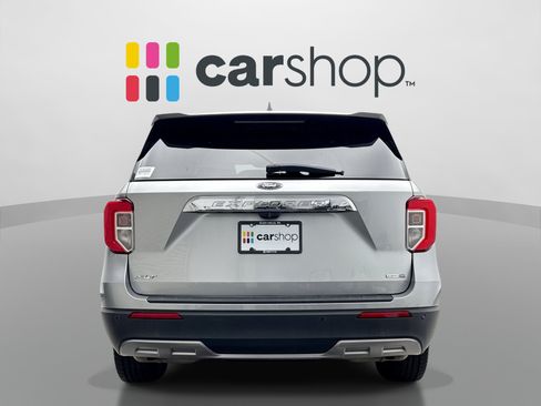 Used 2020 Ford Explorer XLT w/ Equipment Group 202A AWD/4WD image 4