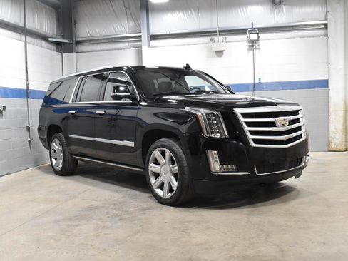 Used 2019 Cadillac Escalade ESV Premium Luxury AWD/4WD image 31