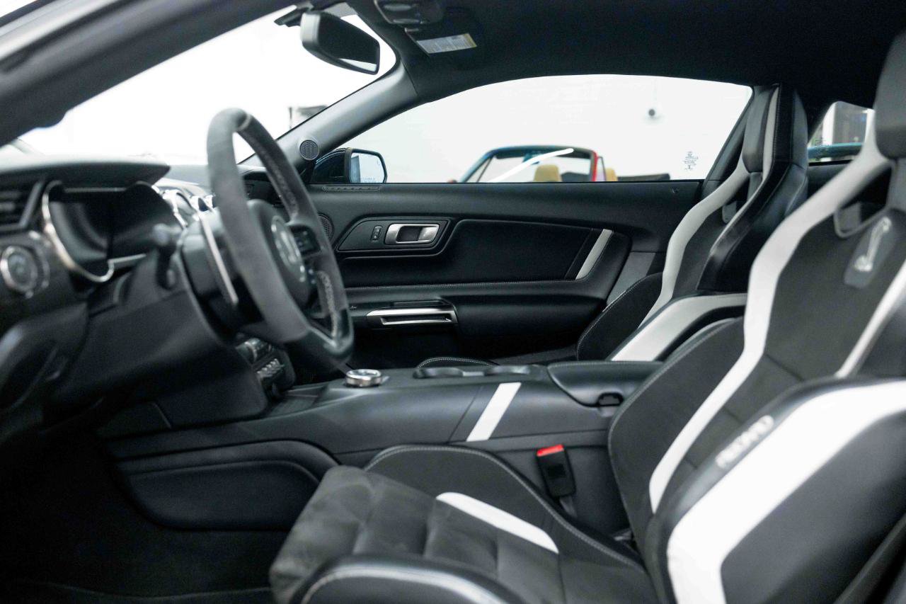 Used 2021 Ford Mustang Shelby GT500 w/ Carbon Fiber Track Pack RWD image 50