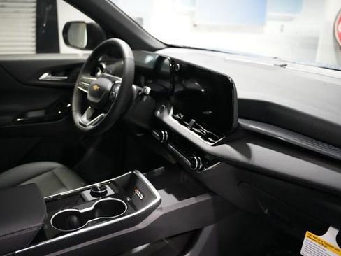 New 2026 Chevrolet Equinox LT w/ Convenience Package II AWD/4WD image 22