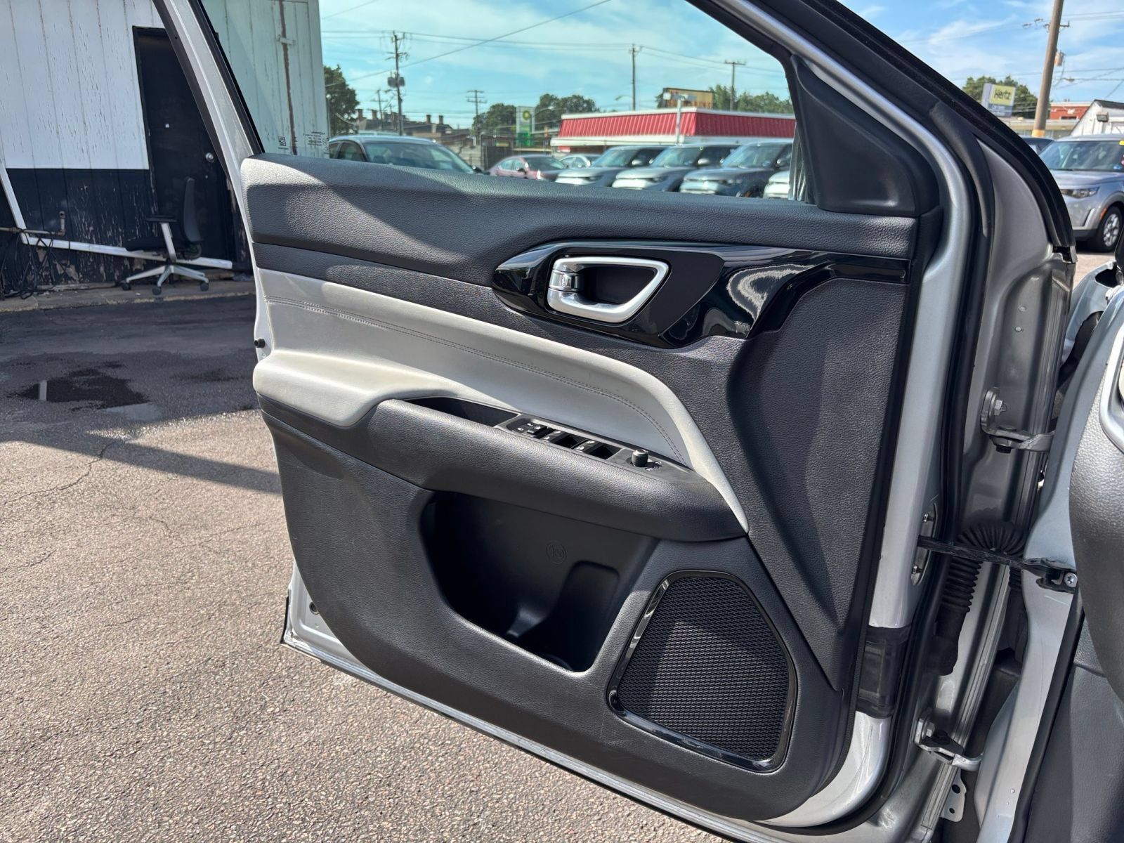 Used 2025 Jeep Compass Limited AWD/4WD image 18