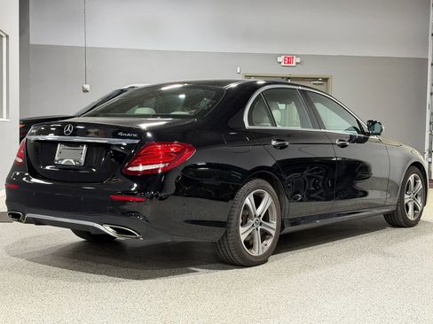 Used 2019 Mercedes-Benz E 300 4MATIC image 3