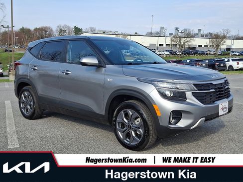 Used 2025 Kia Seltos LX image 1