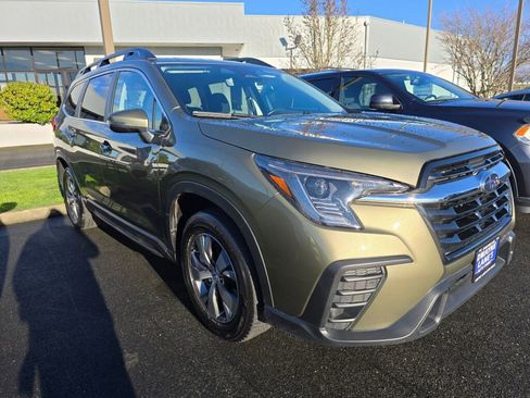 Used 2023 Subaru Ascent Premium w/ Convenience Package image 3