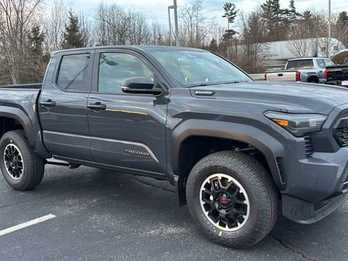 New 2026 Toyota Tacoma TRD Off-Road w/ TRD Off Road Upgrade Package image 31