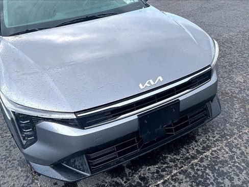 Used 2025 Kia K4 FWD image 3