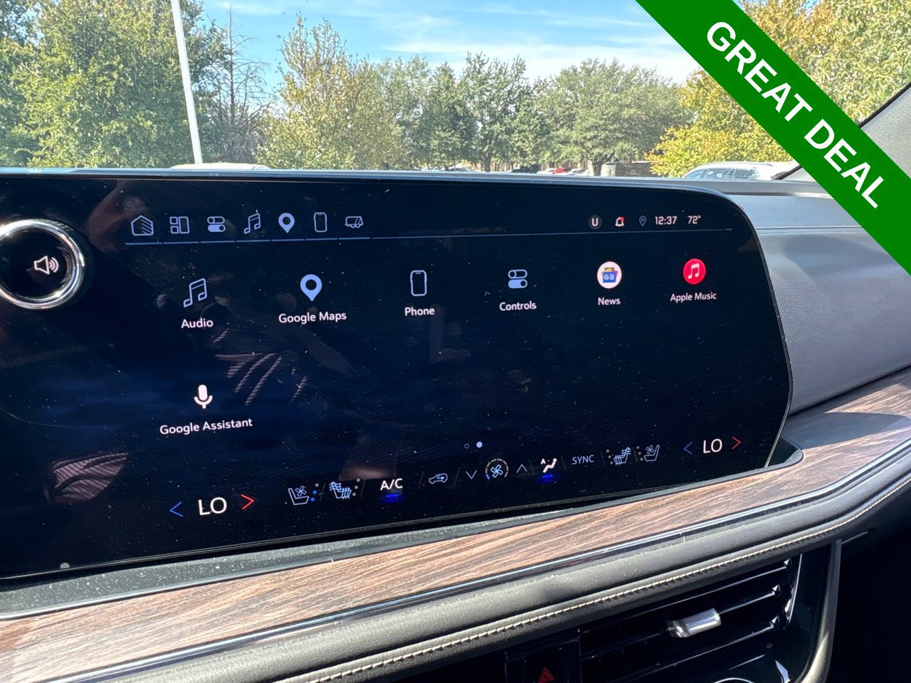 Used 2025 Chevrolet Suburban Premier AWD/4WD image 22