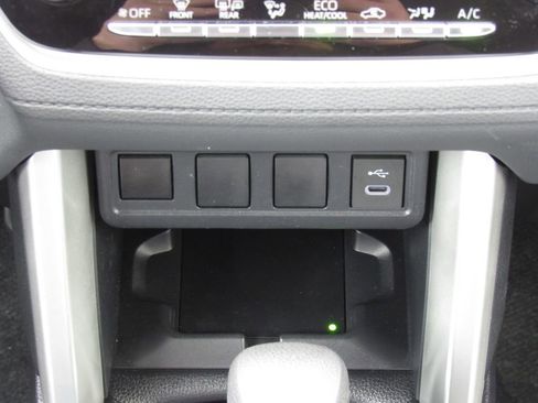 Used 2024 Toyota Corolla Cross SE image 26