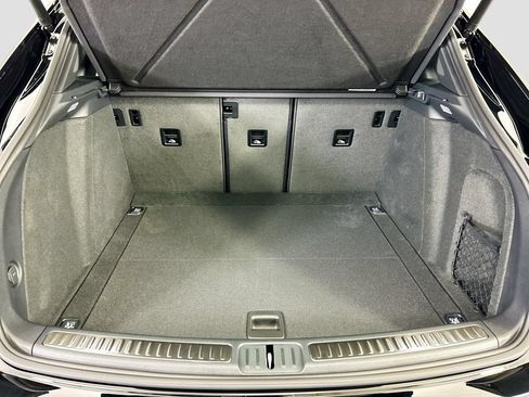Used 2026 Porsche Macan AWD/4WD image 29