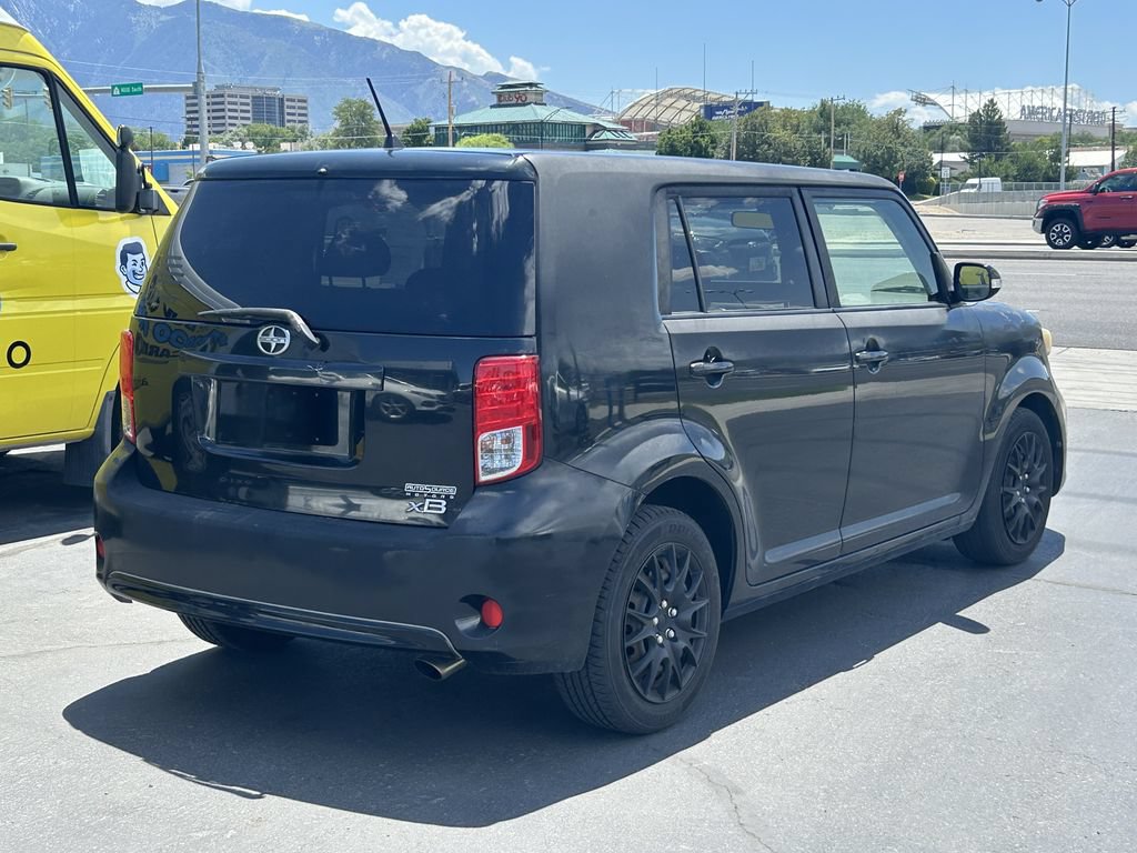 Used 2013 Scion xB FWD image 4
